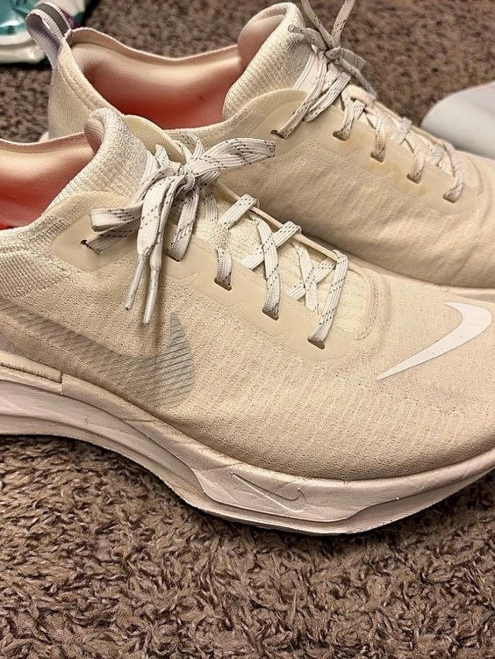 Nike Invincible Run 3 white and cream